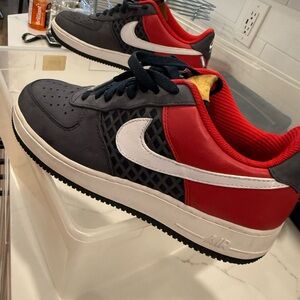 Nike Men's Black and Red Sneakers